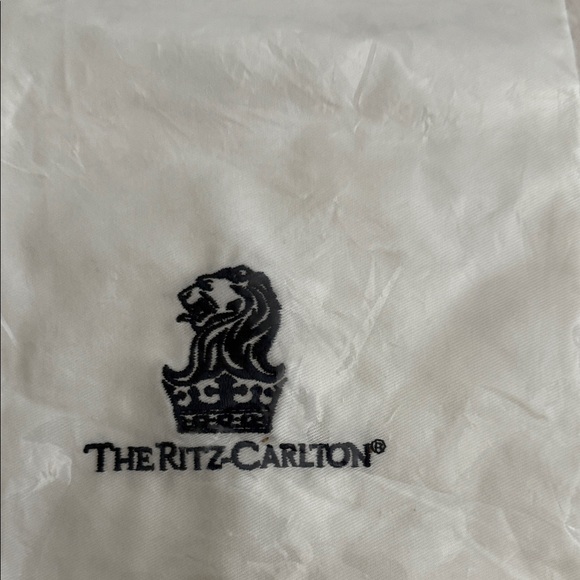 The Ritz-Carlton White Dust Bag/Laundry Bag - Picture 3 of 4